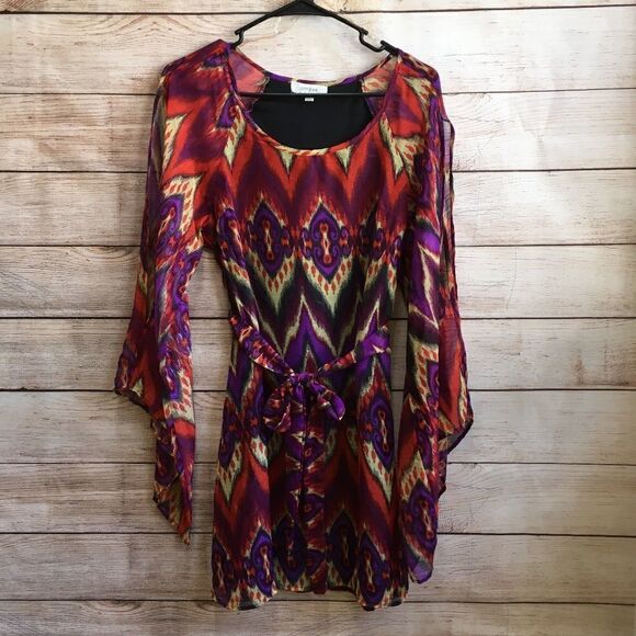 UMGEE BOHO MINI DRESS WITH LARGE BELL SLEEVES IN AZTEC DESIGN - Picture 1 of 7